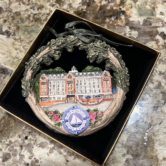 Ornament Salem Waterfront Hotel By Hestia Creations Hand Painted - Picture 1 of 3